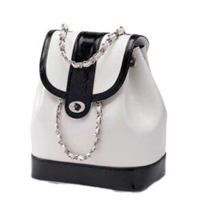 AOHRO Crossbody Bag With Chain, Backpack On Both Shoulders White